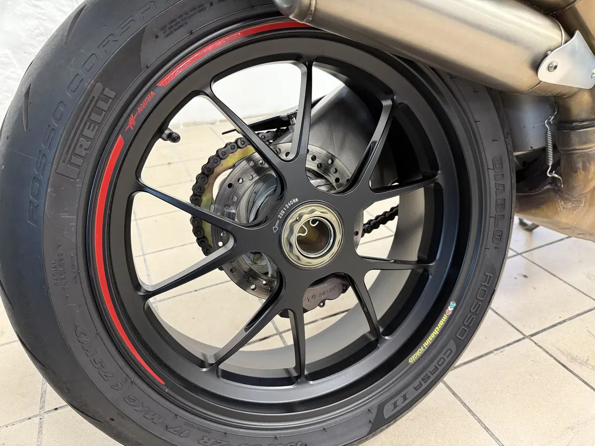 MV Agusta Brutale 910 R (2006 - 11) (7)