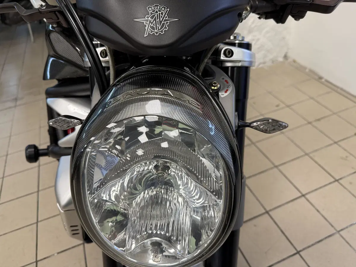 MV Agusta Brutale 910 R (2006 - 11) (9)