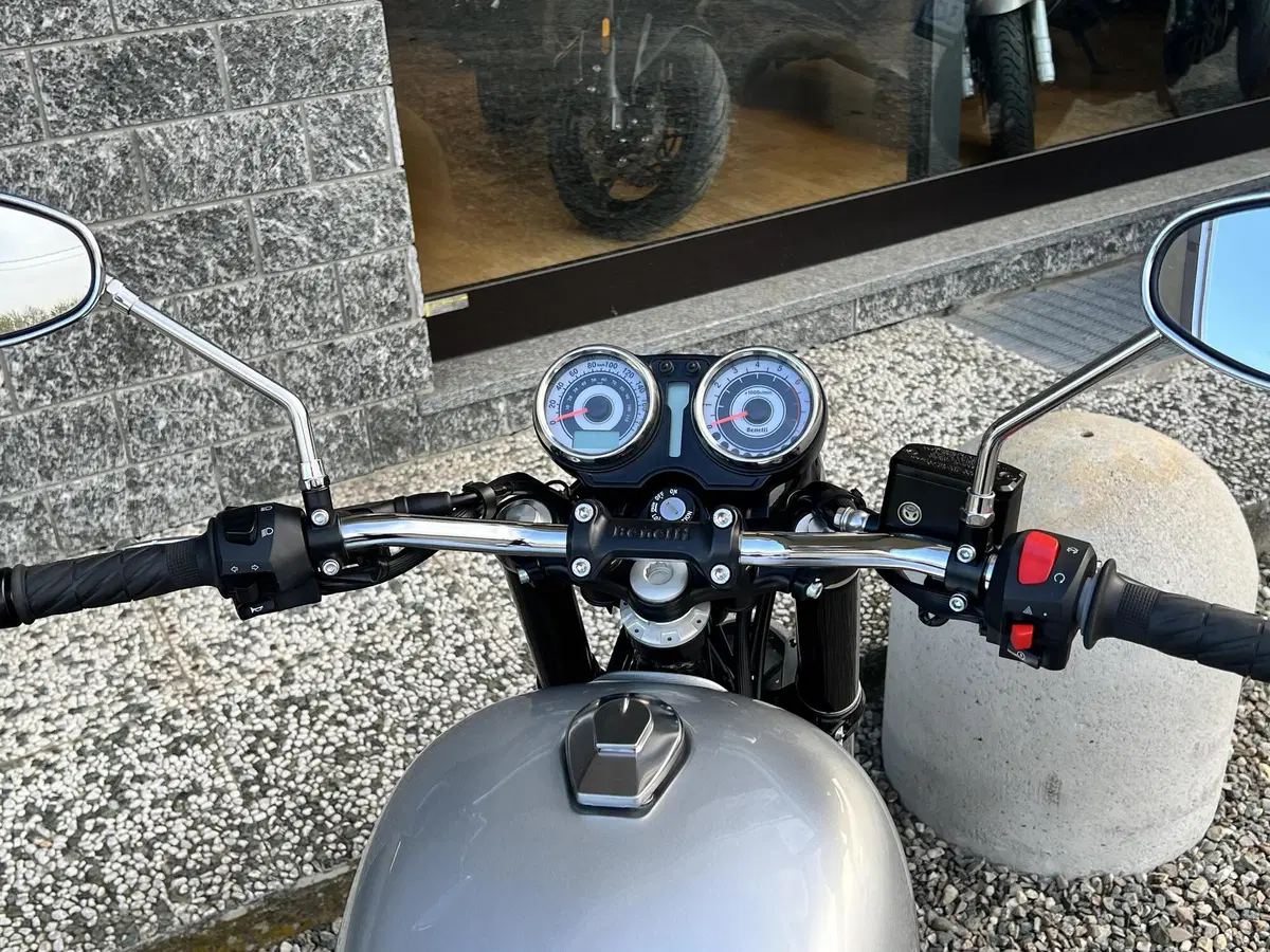 Benelli Imperiale 400 (2021 - 25) (9)