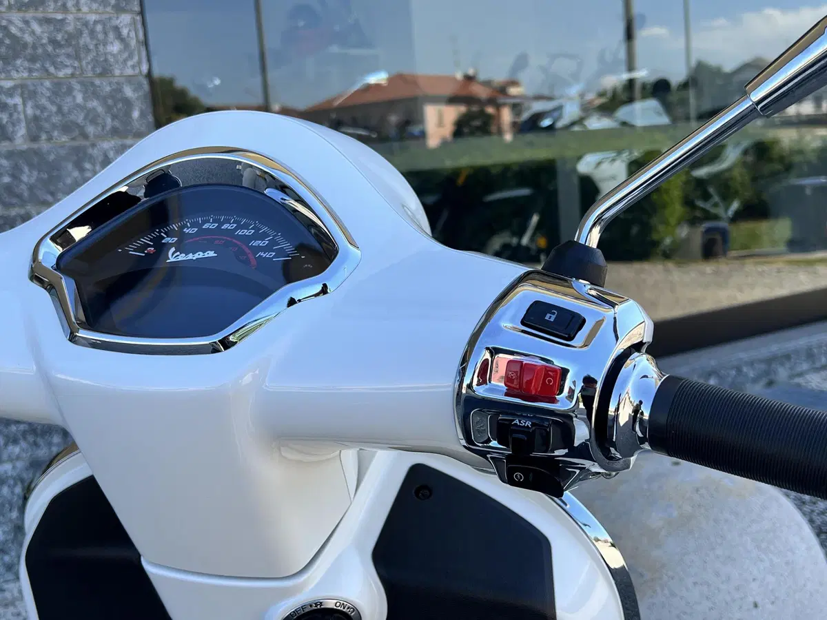 Vespa GTS 300 Super (2023 - 24) (7)