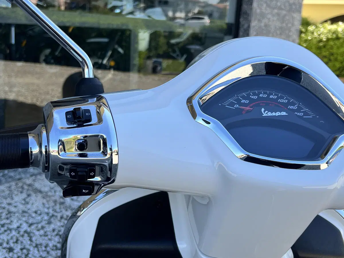 Vespa GTS 300 Super (2023 - 24) (8)