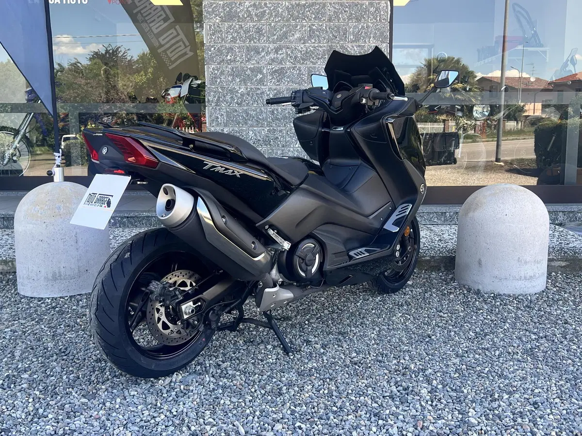 Yamaha T-Max 530 (2017 - 19) (6)
