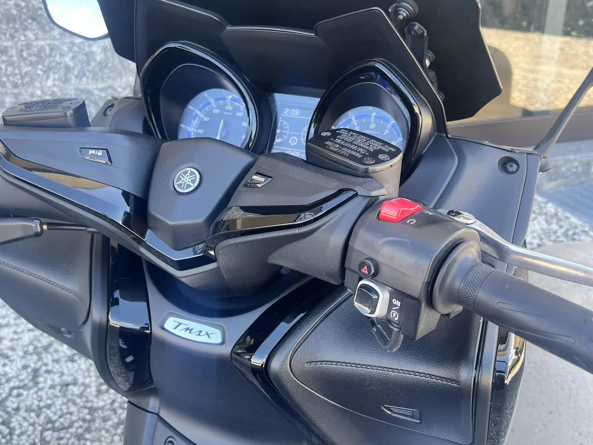 Yamaha T-Max 530 (2017 - 19) (7)