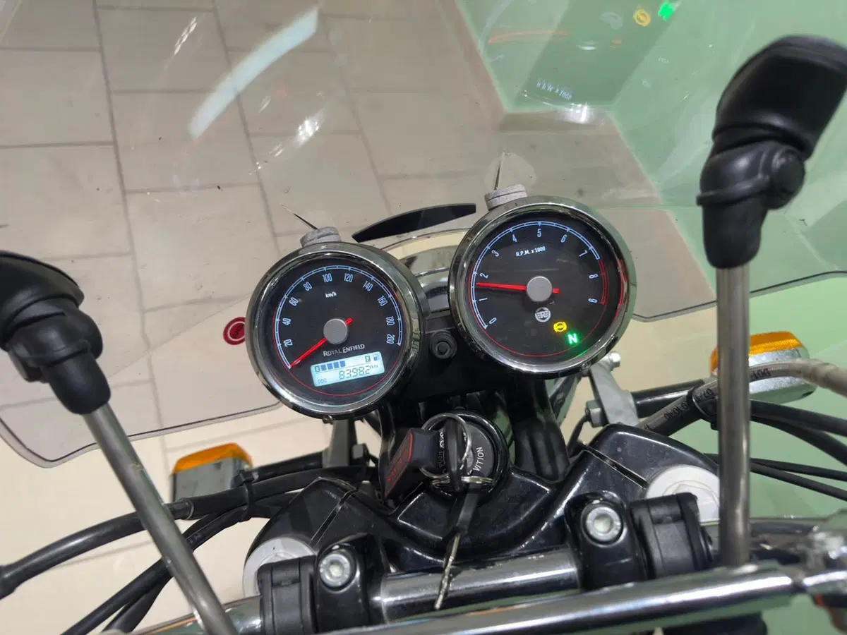 Royal Enfield Interceptor 650 (2021 - 26) (6)