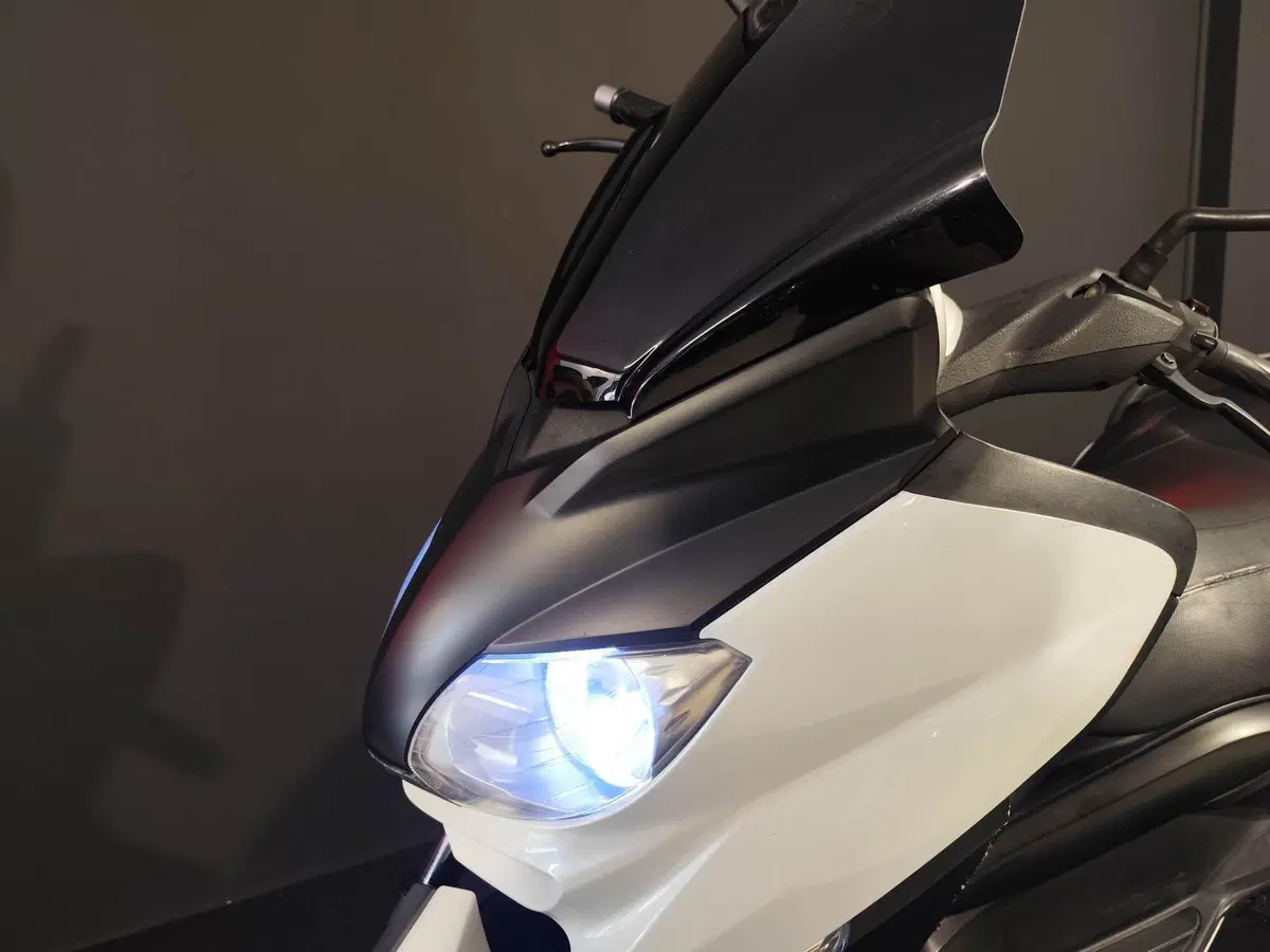 Yamaha X-Max 250 (2010 - 13) (7)