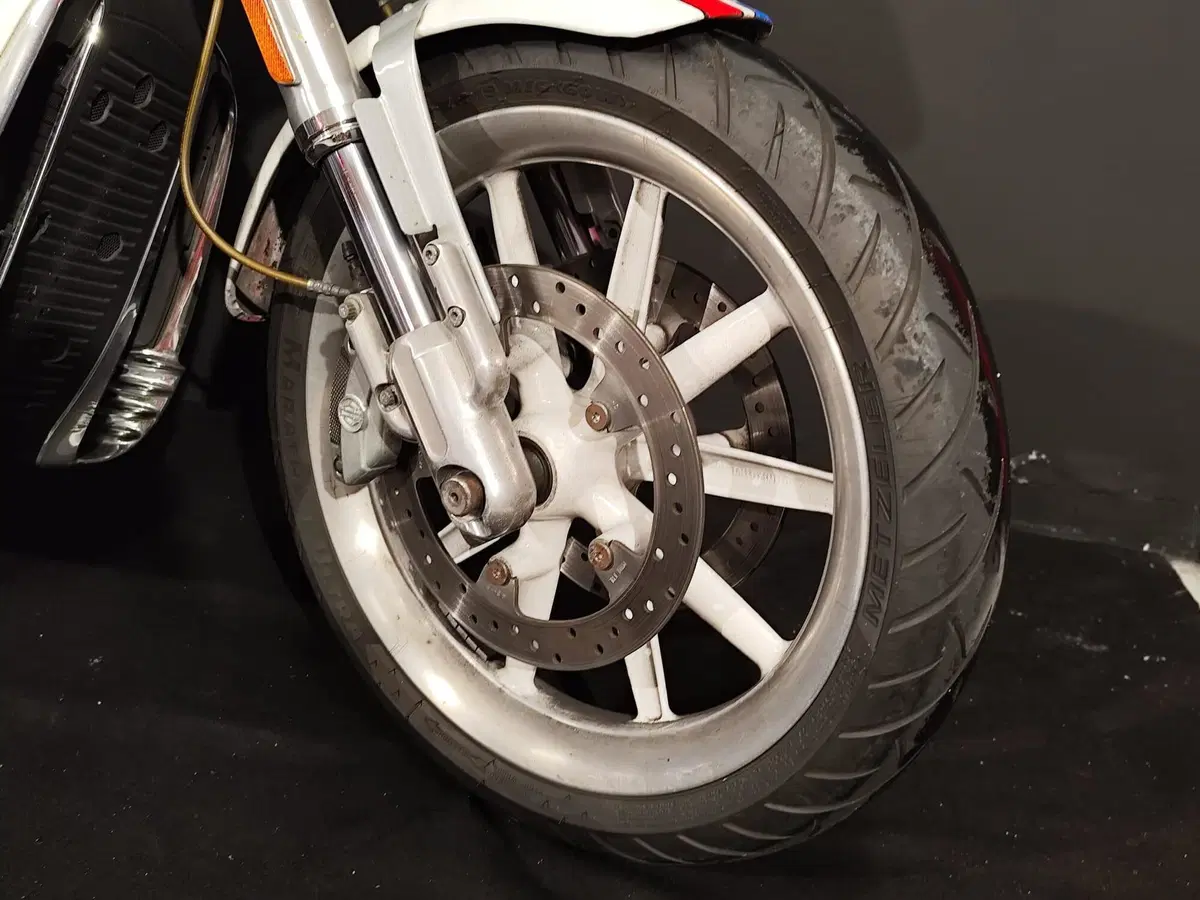 Harley-Davidson 1130 Street Rod (2006 - 07) - VRSCR (20)