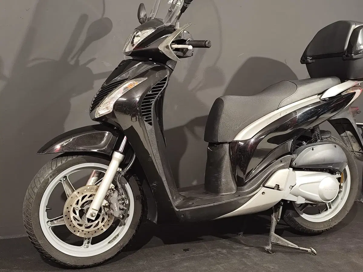 Honda SH 125 i (2009 - 12) (6)