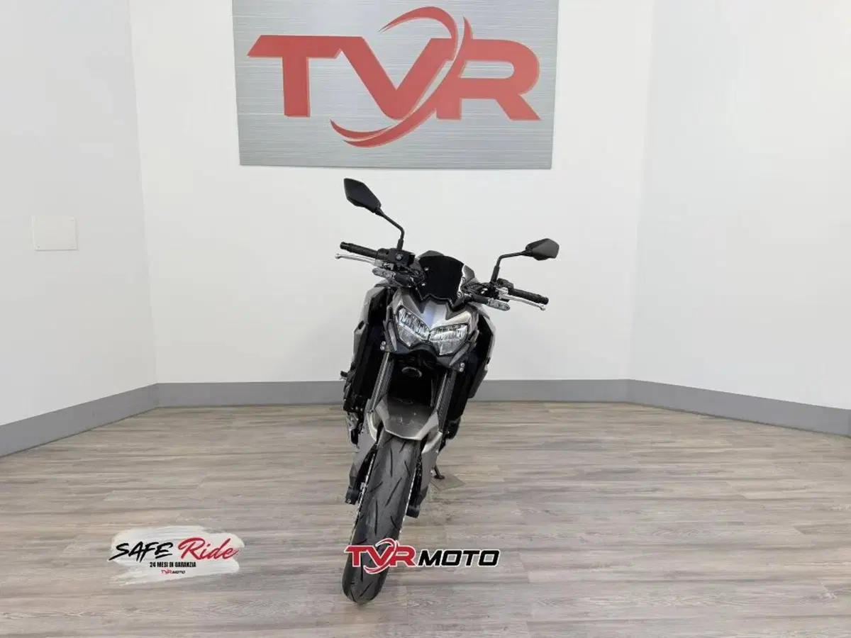 Kawasaki Z 900 (2025 - 26) (3)