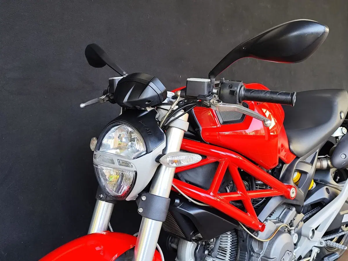 Ducati Monster 696 (2008 - 13) (8)