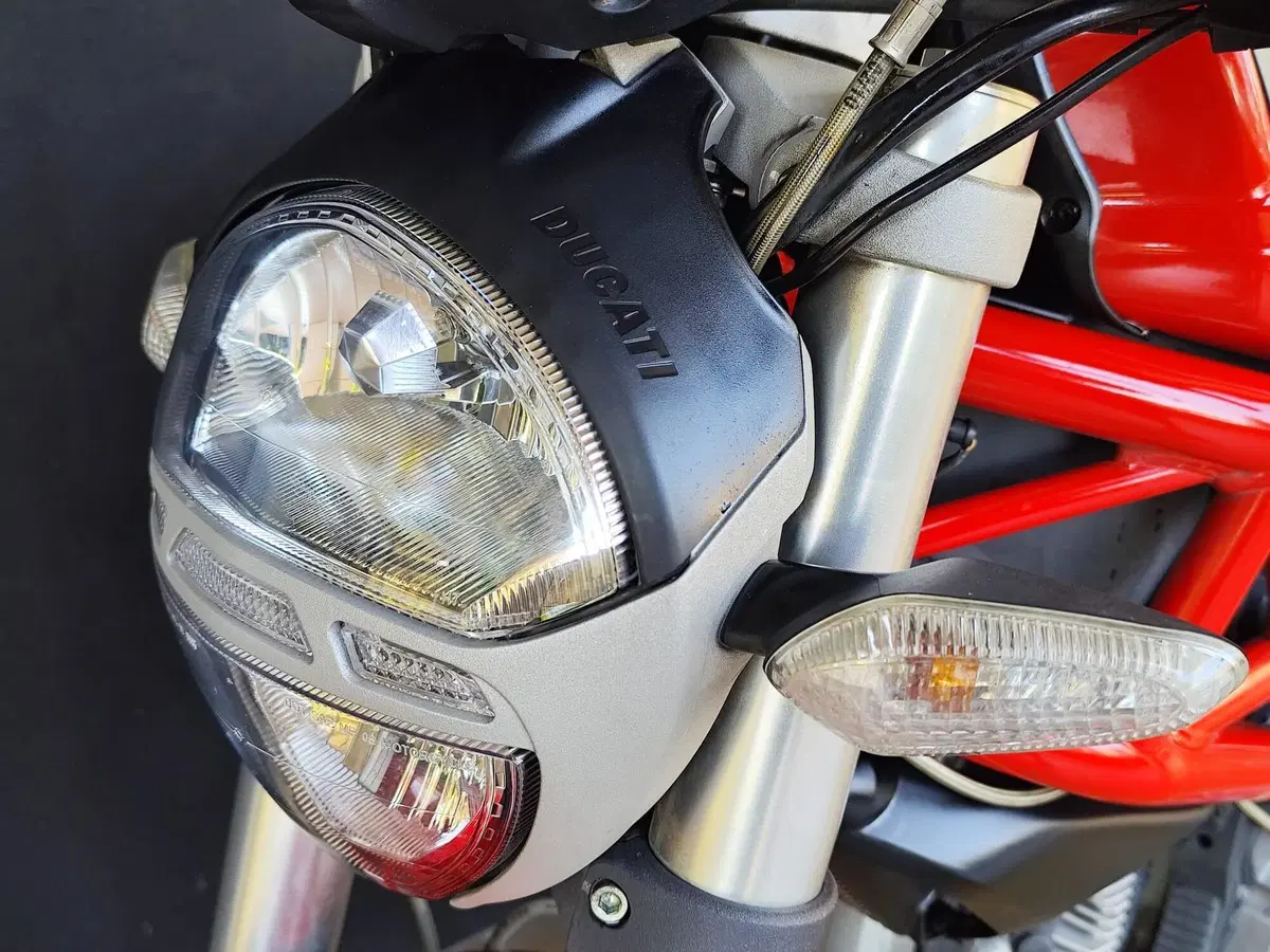 Ducati Monster 696 (2008 - 13) (10)
