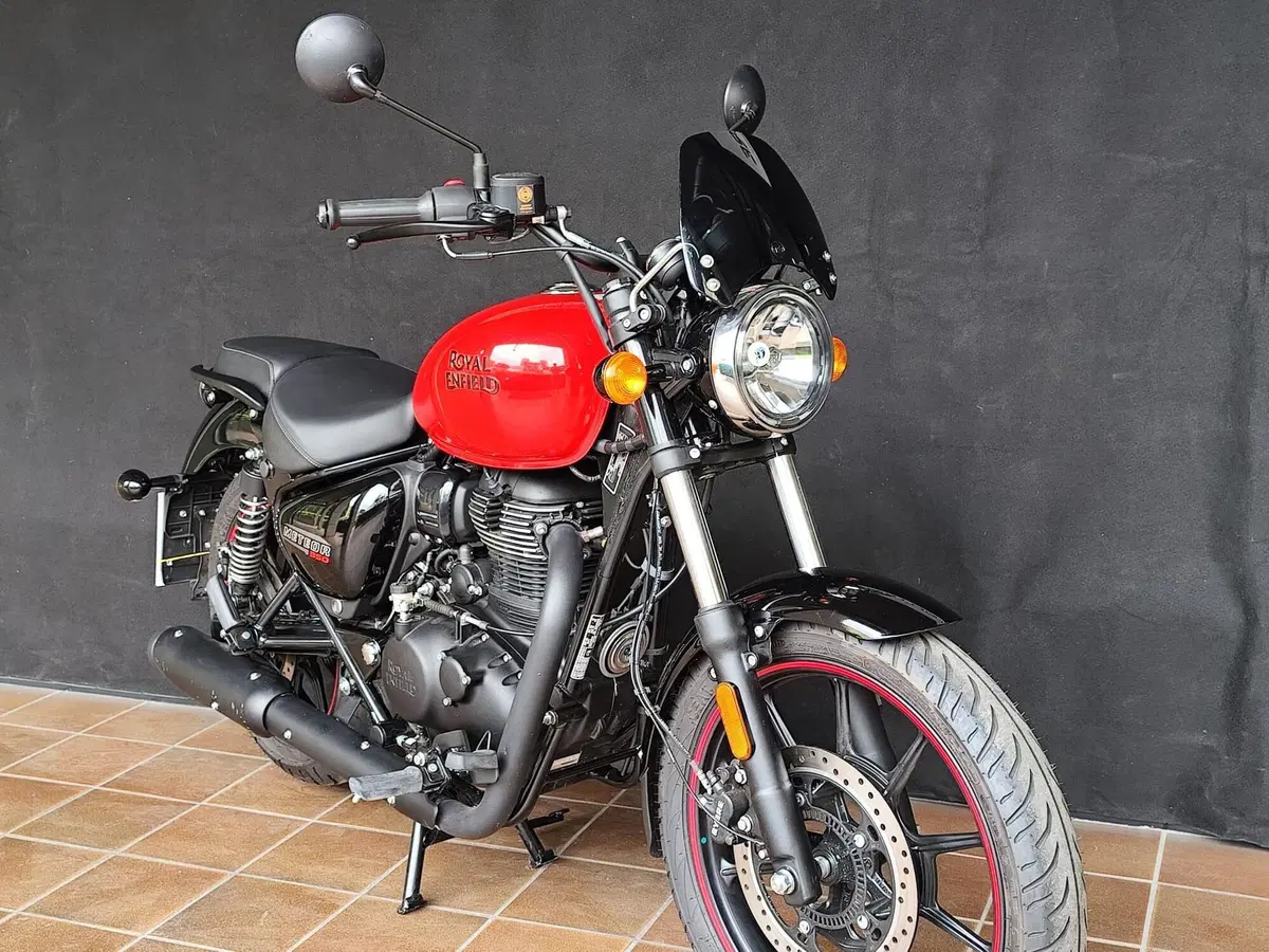 Royal Enfield Meteor 350 (2021 - 26) (9)