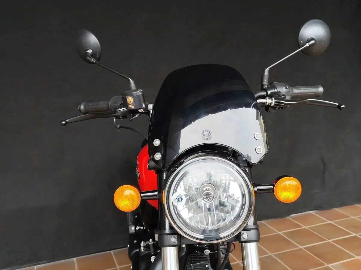 Royal Enfield Meteor 350 (2021 - 26) (12)