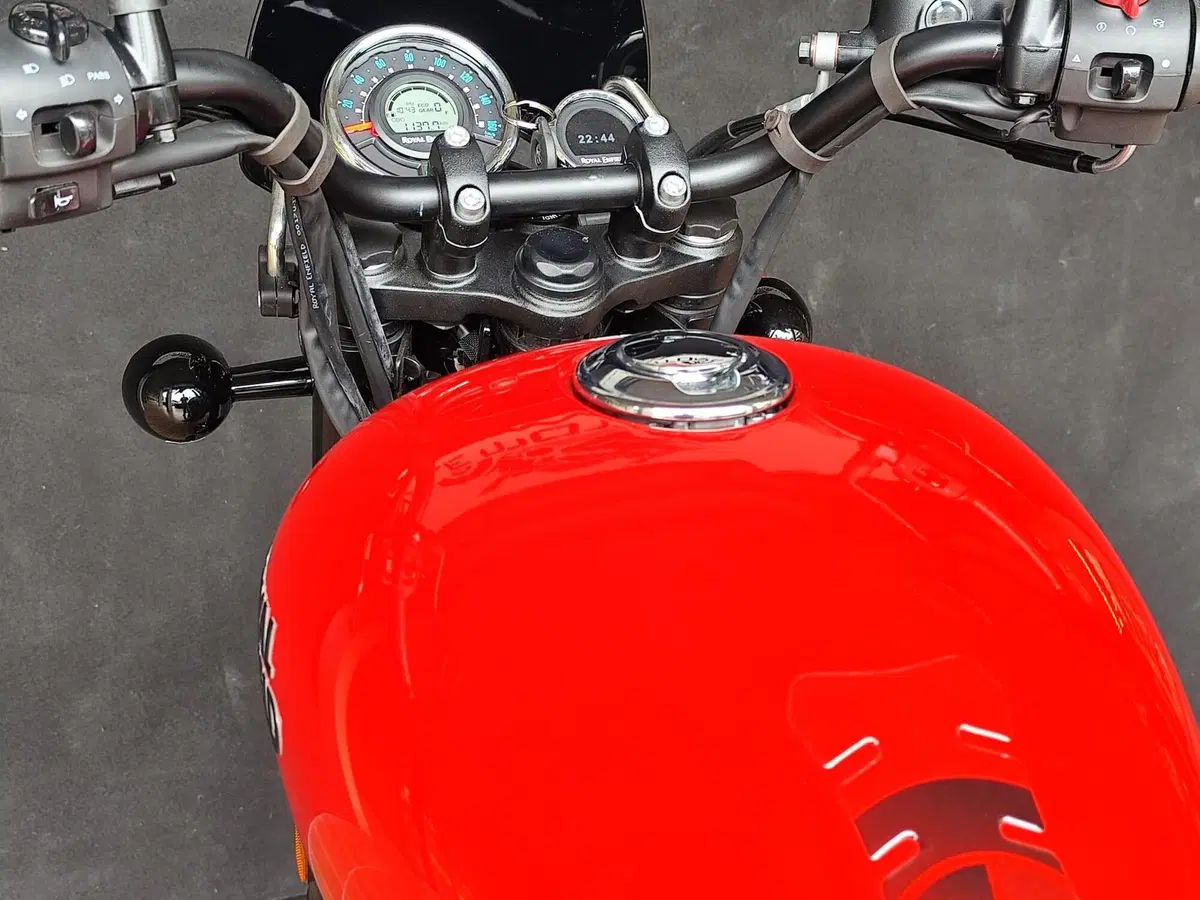 Royal Enfield Meteor 350 (2021 - 26) (17)