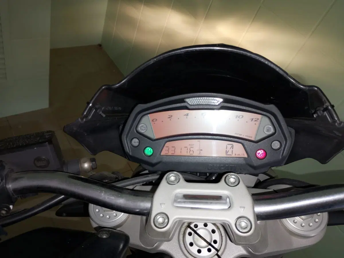 Ducati Monster 696 ABS (2009 - 14) (6)