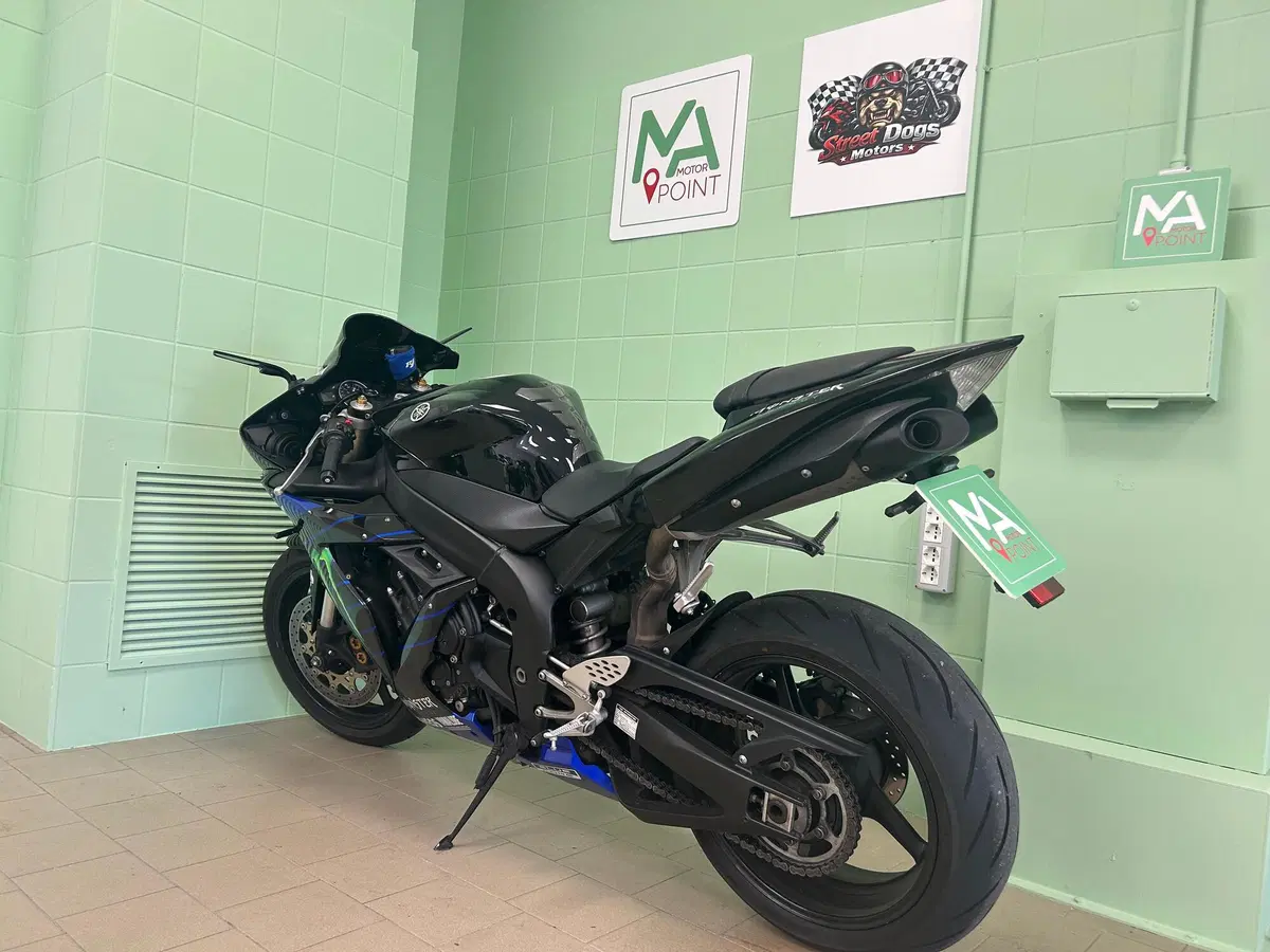 Yamaha YZF R1 (2004 - 05) (10)