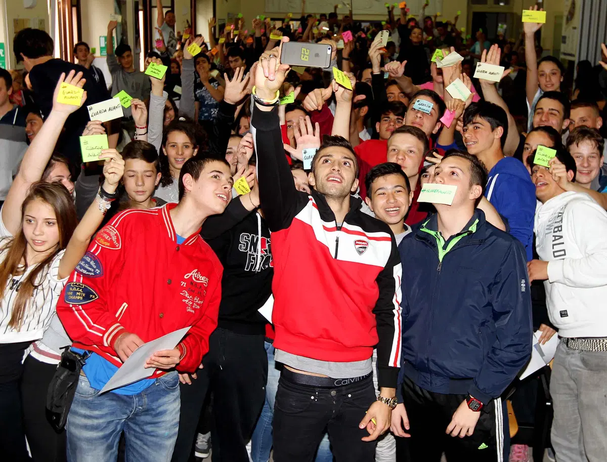 “Tim Guarda Avanti” Andrea Iannone a scuola (2)