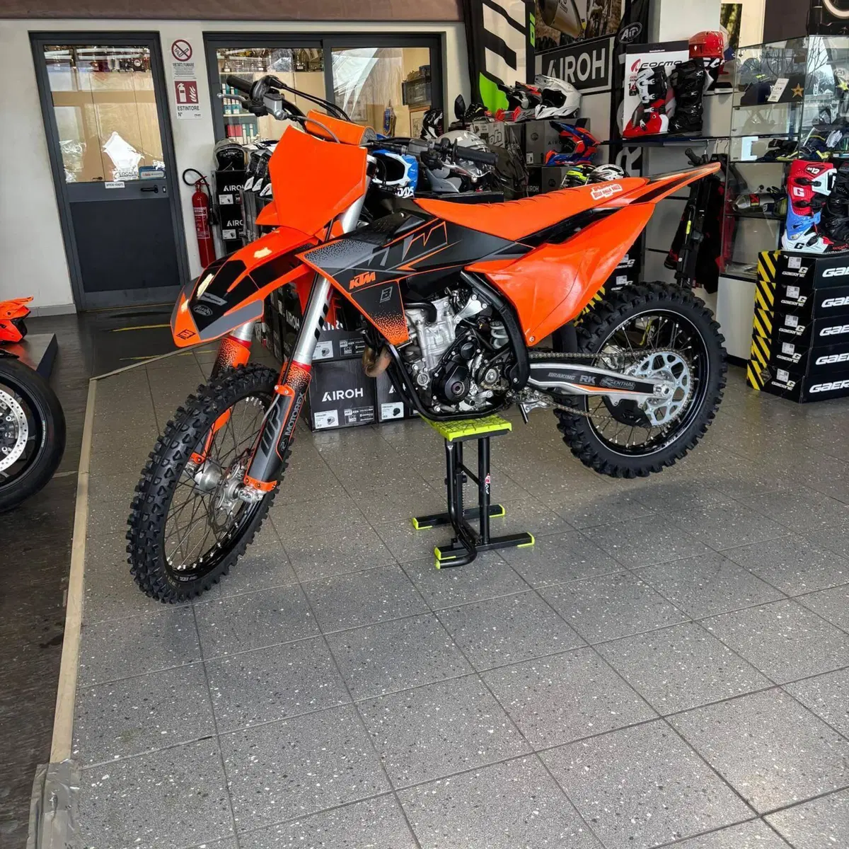 KTM 250 SX-F (2024) (2)