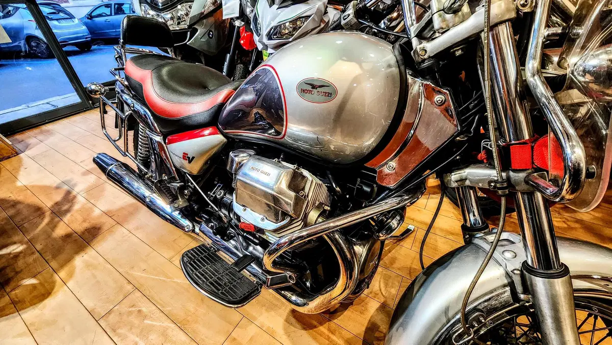 Moto Guzzi California EV Touring (2002 - 06) (8)