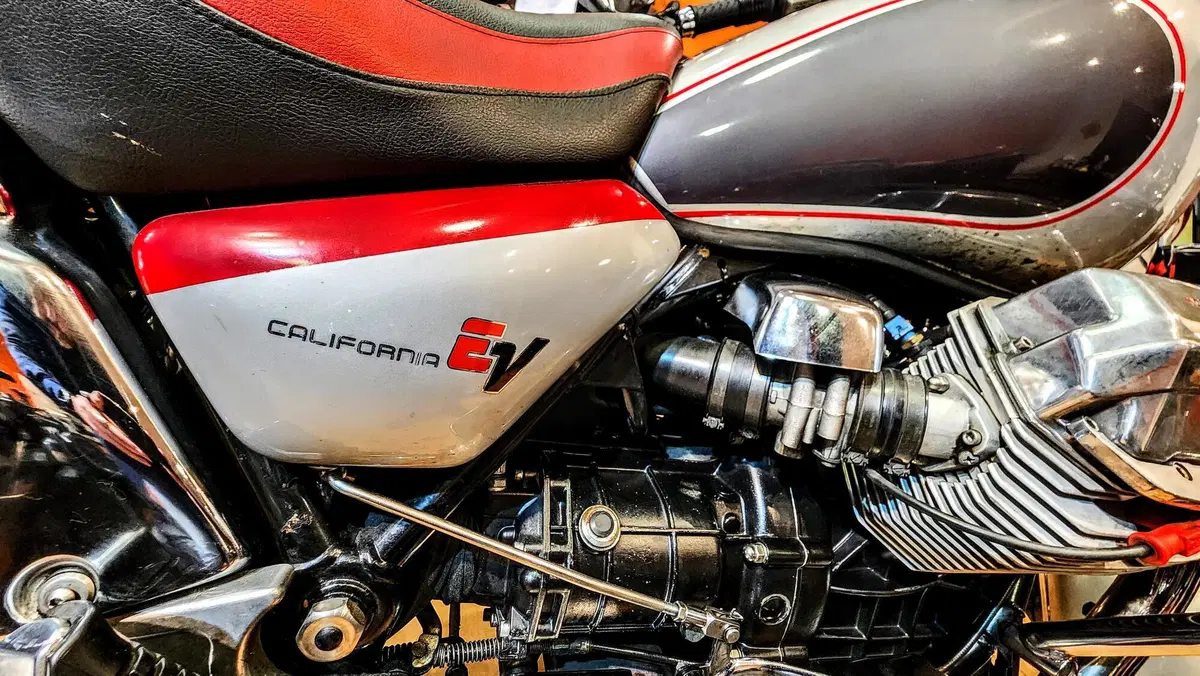 Moto Guzzi California EV Touring (2002 - 06) (9)