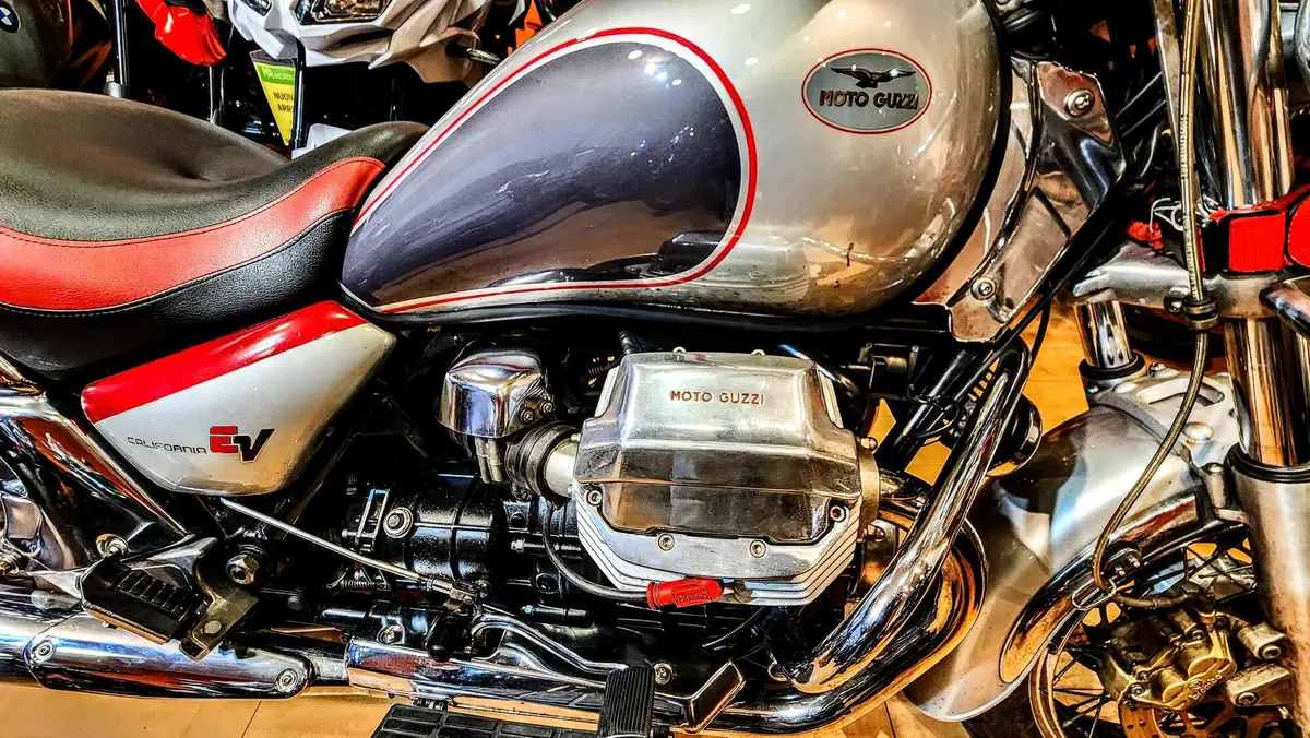 Moto Guzzi California EV Touring (2002 - 06) (17)