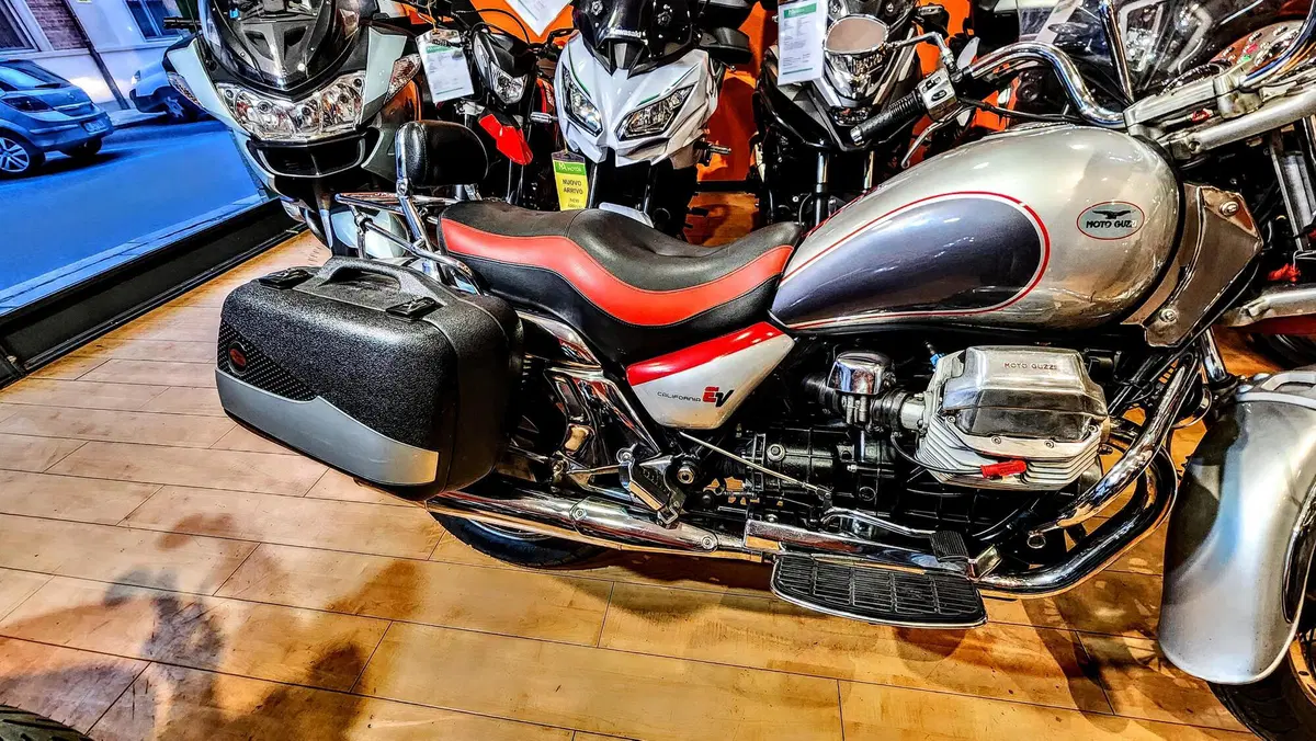 Moto Guzzi California EV Touring (2002 - 06) (18)