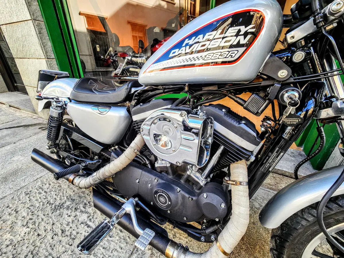 Harley-Davidson 883 R (2006 - 07) - XL 883R (7)