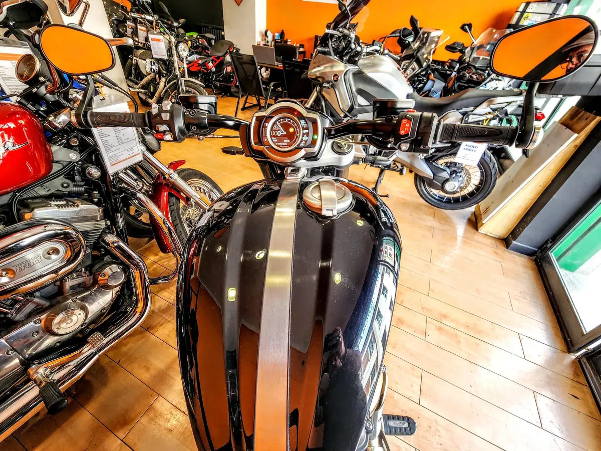 Triumph Rocket 3 R (2021 - 24) (16)
