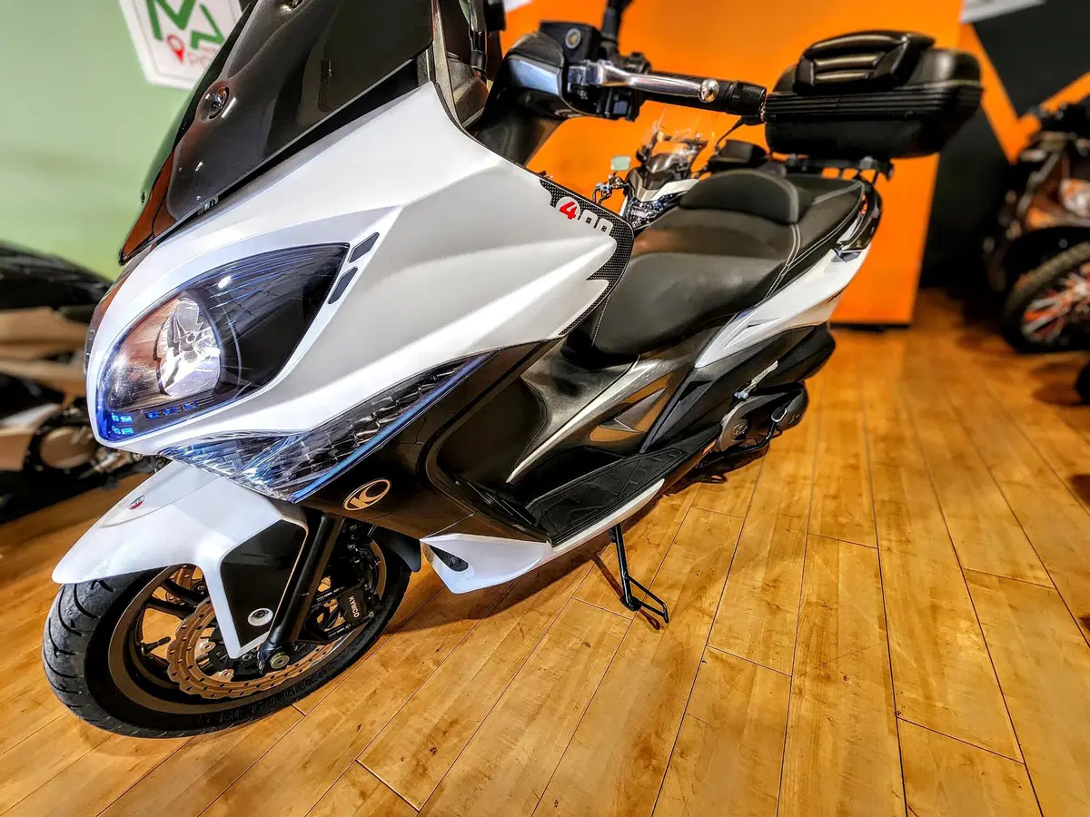 Kymco Xciting 400i (2012 - 17) (9)