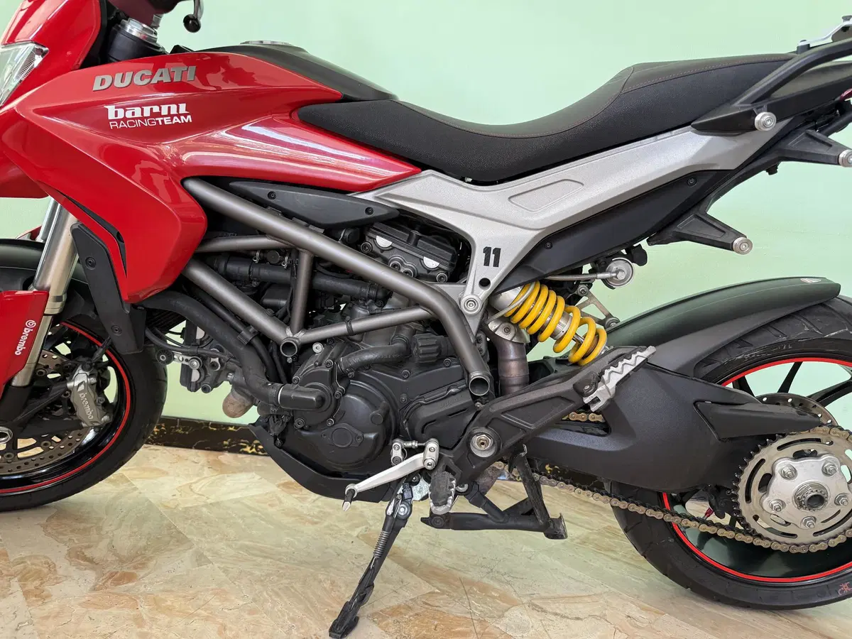 Ducati Hyperstrada 821 (2013 - 15) (8)