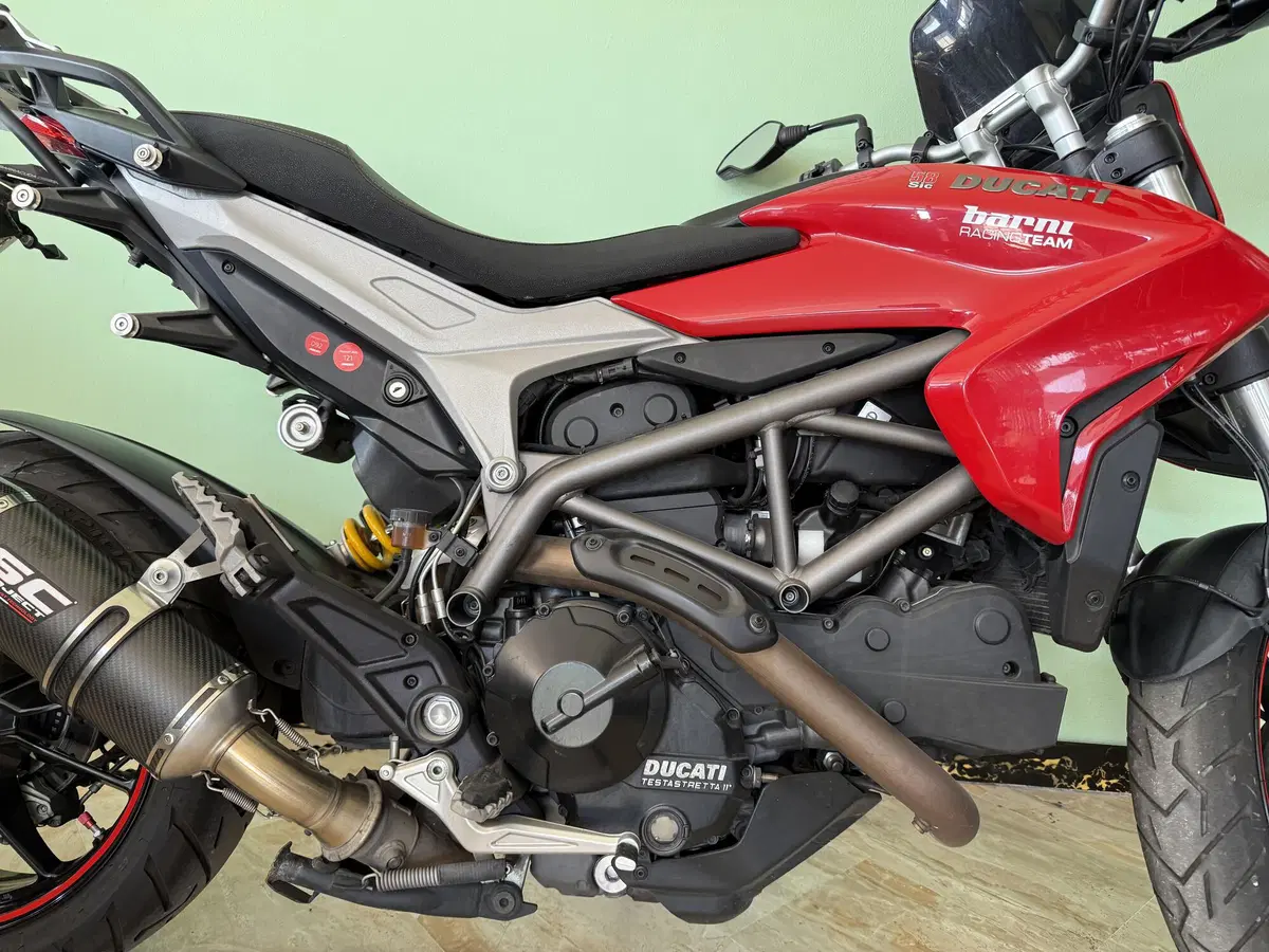 Ducati Hyperstrada 821 (2013 - 15) (11)