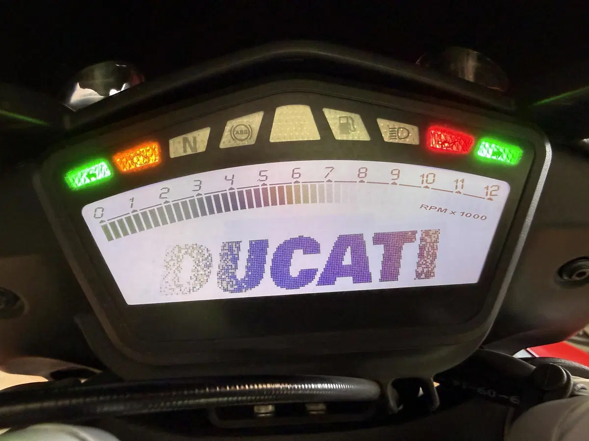 Ducati Hyperstrada 821 (2013 - 15) (15)