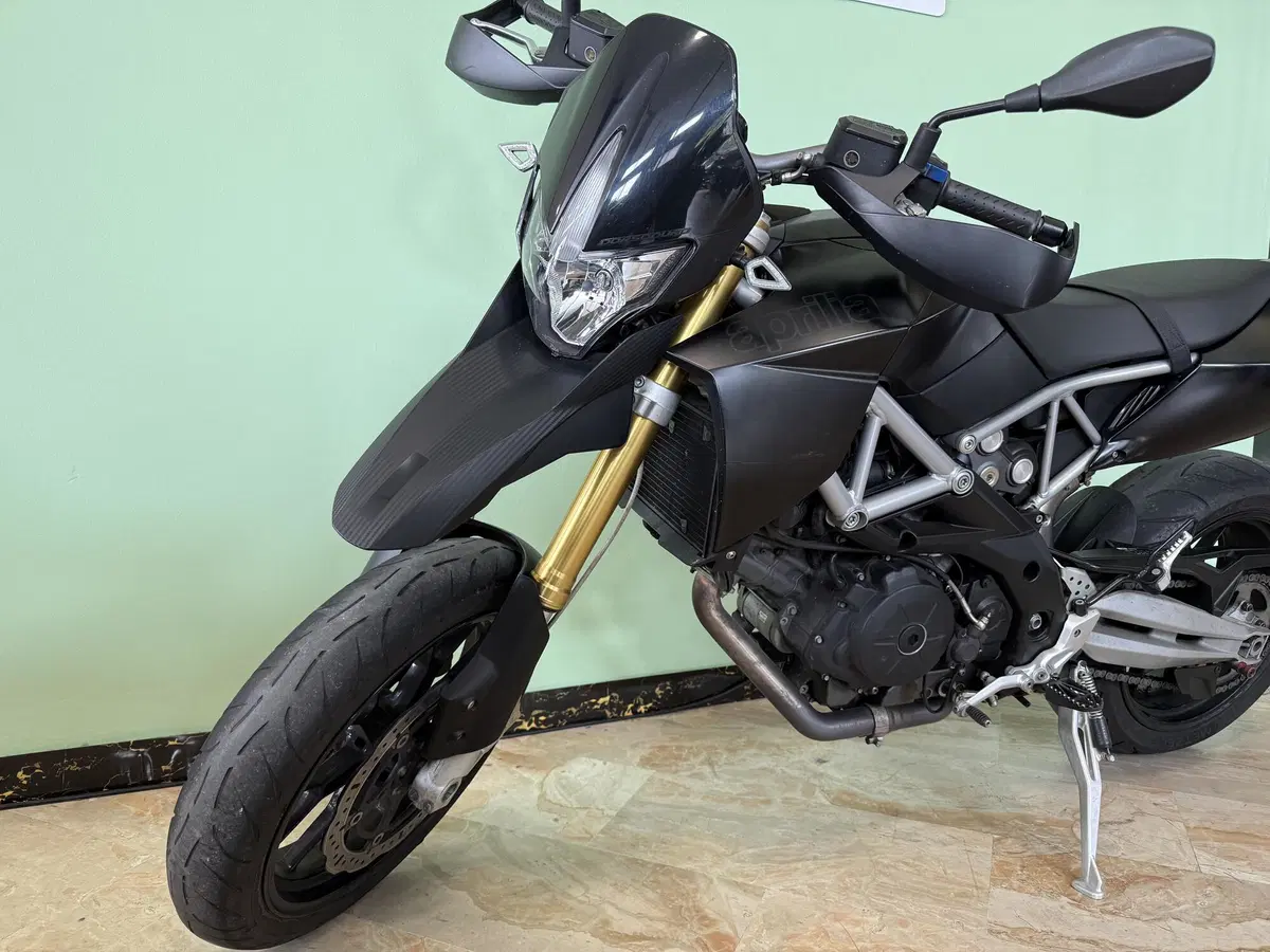 Aprilia Dorsoduro 750 (2009 - 14) (7)
