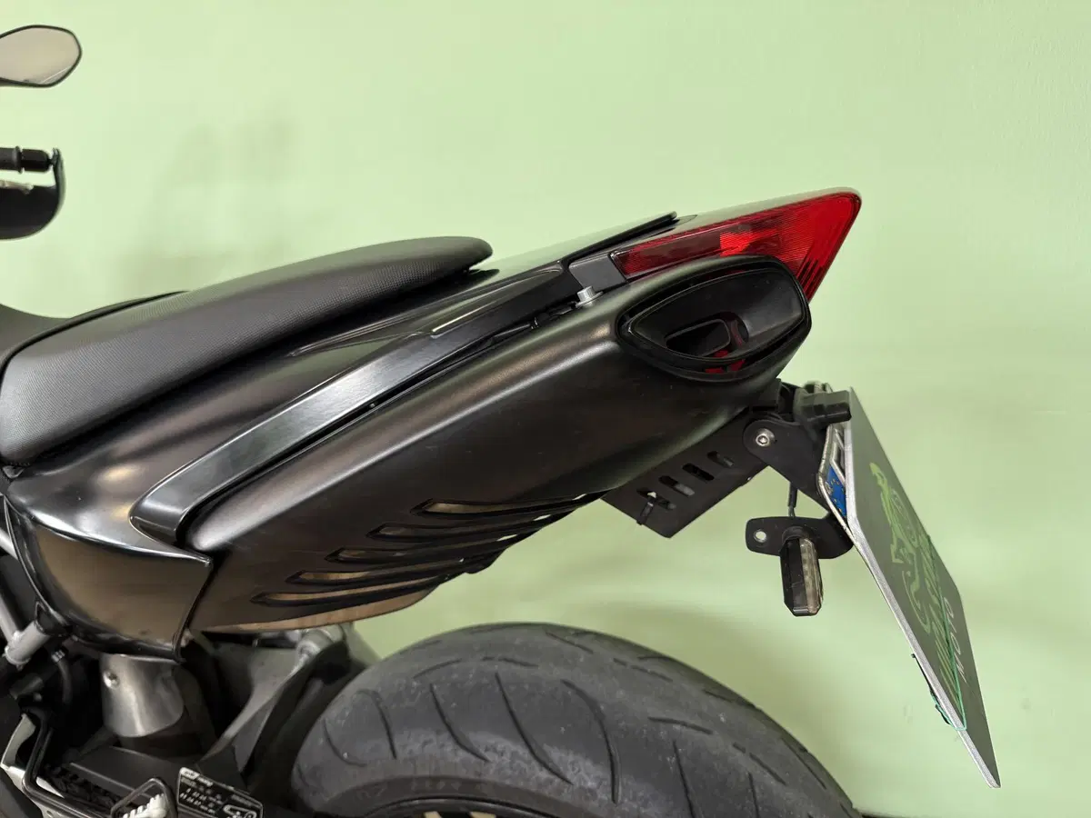 Aprilia Dorsoduro 750 (2009 - 14) (9)