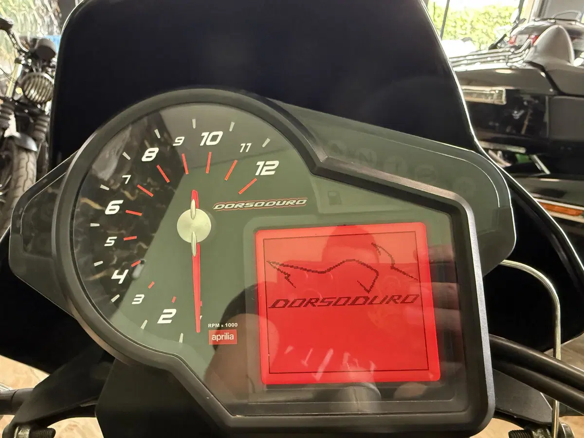 Aprilia Dorsoduro 750 (2009 - 14) (13)