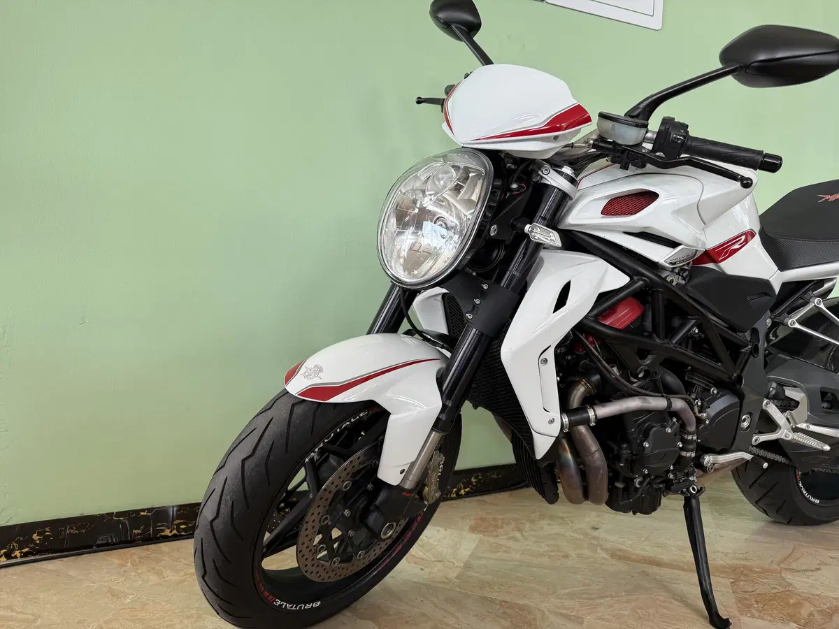 MV Agusta Brutale 1090 R (2012 - 15) (8)
