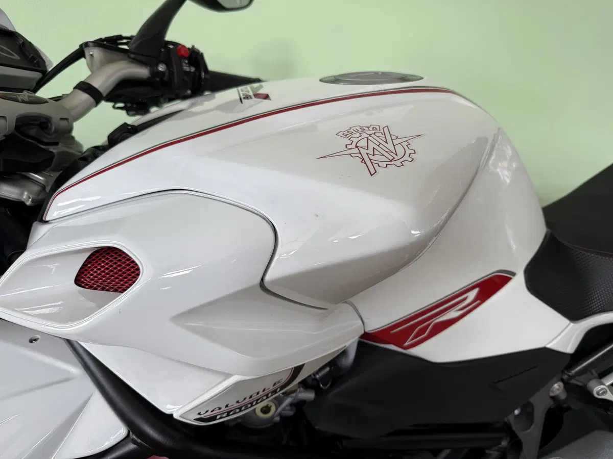 MV Agusta Brutale 1090 R (2012 - 15) (11)