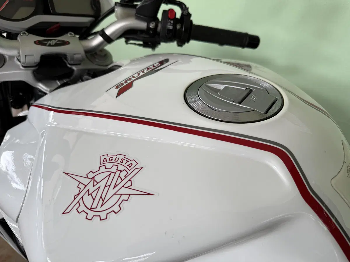 MV Agusta Brutale 1090 R (2012 - 15) (12)