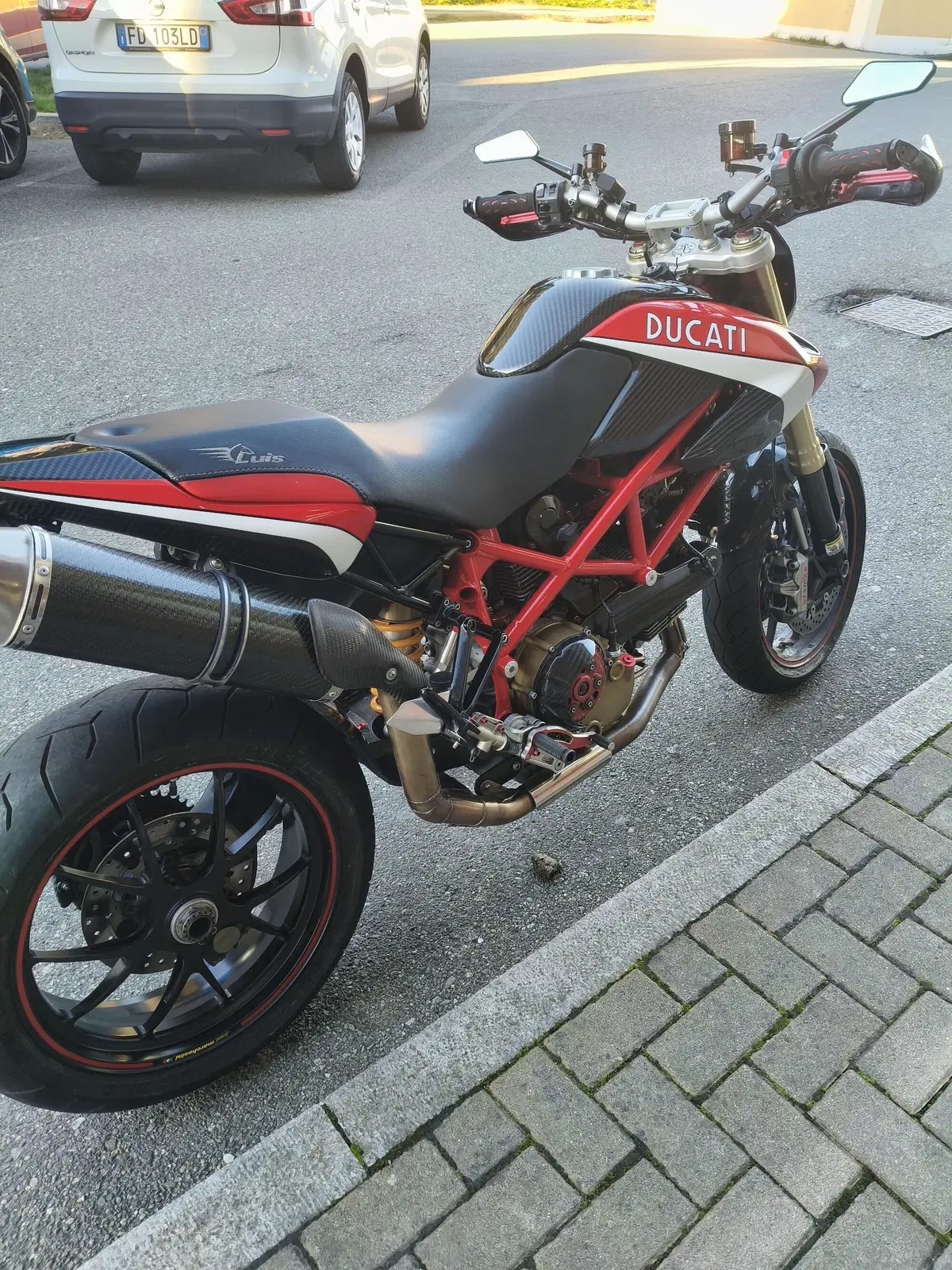 Ducati Hypermotard 1100 S (2007 - 09) (9)