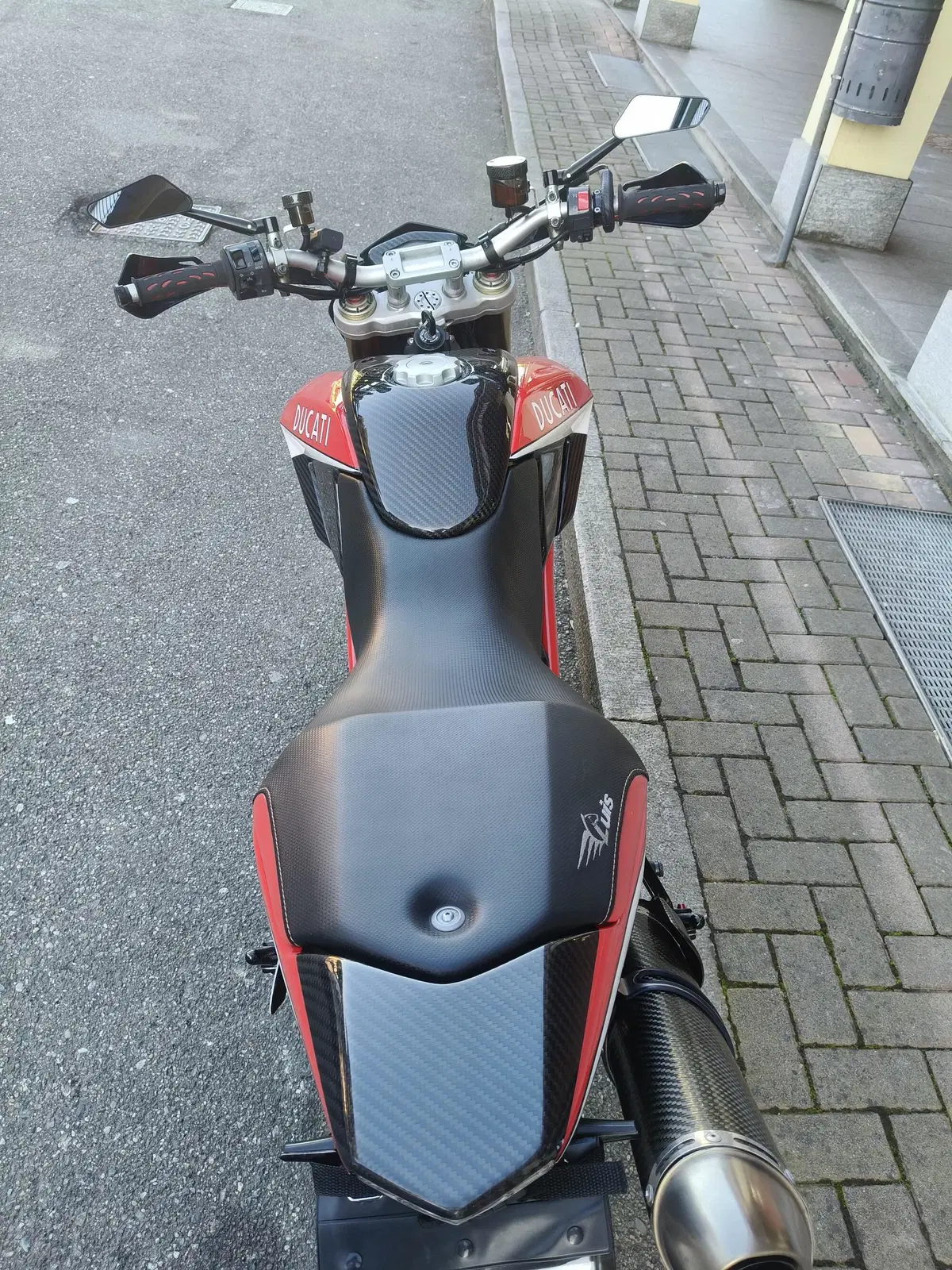 Ducati Hypermotard 1100 S (2007 - 09) (11)