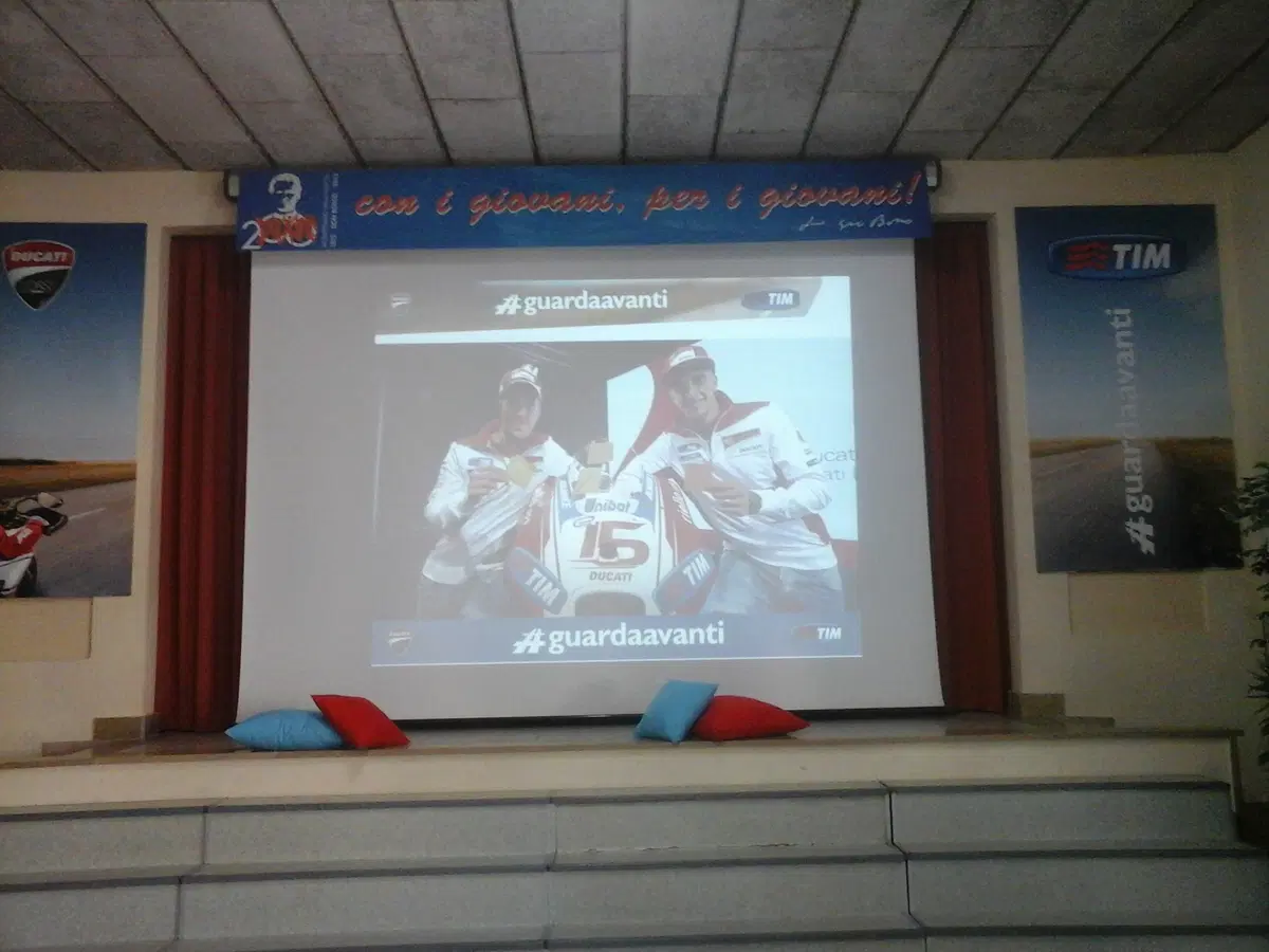 “Tim Guarda Avanti” Andrea Iannone a scuola (6)