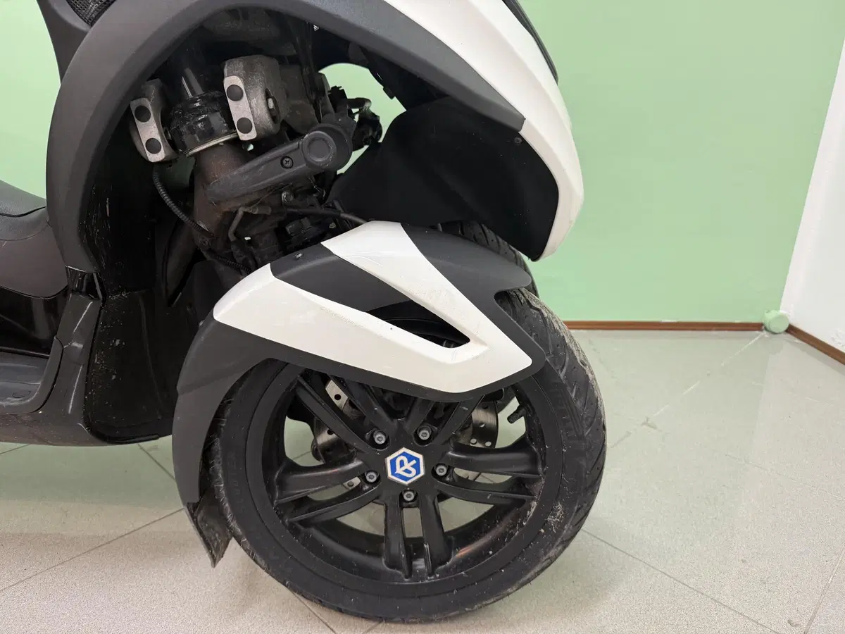 Piaggio Mp3 300 ie Yourban ERL/LT (2011 - 16) (6)