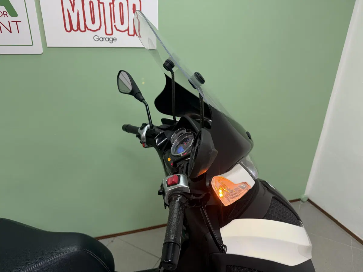 Piaggio Mp3 300 ie Yourban ERL/LT (2011 - 16) (10)
