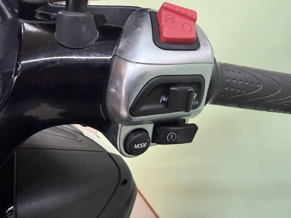 Piaggio Mp3 300 ie Yourban ERL/LT (2011 - 16) (13)