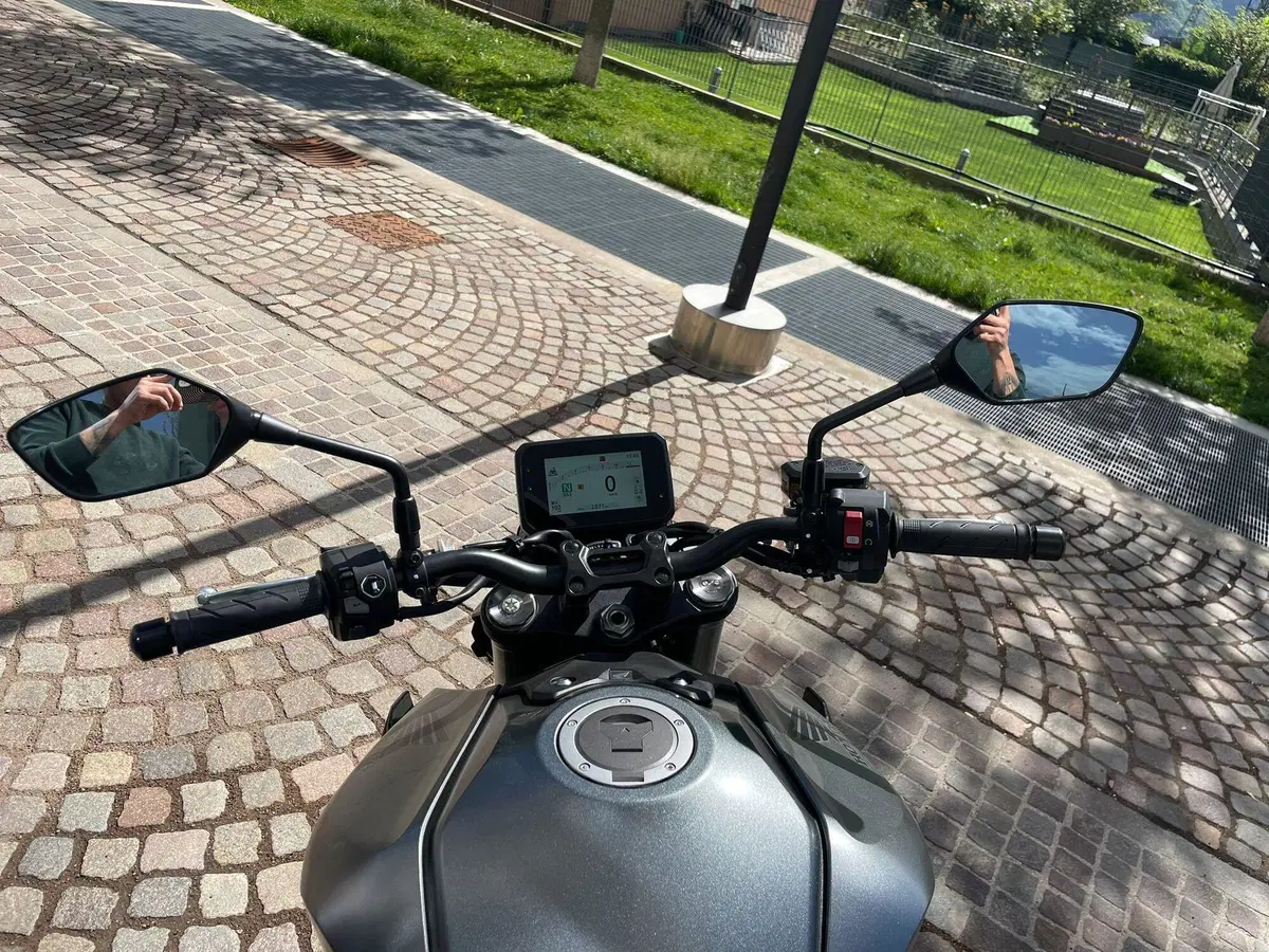 Honda CB 1000 Hornet (2025 - 26) (9)