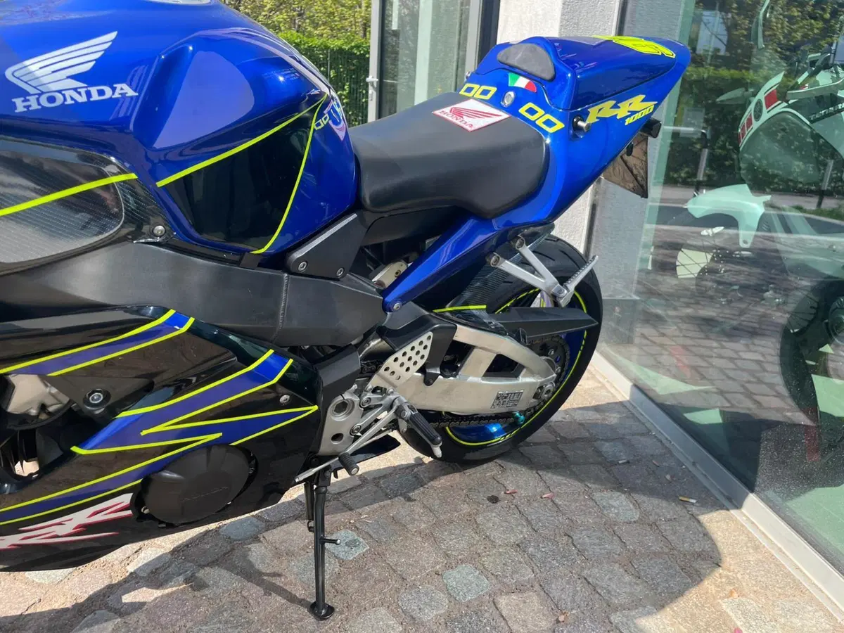 Honda CBR 900 RR Fireblade (2002 - 04) (7)