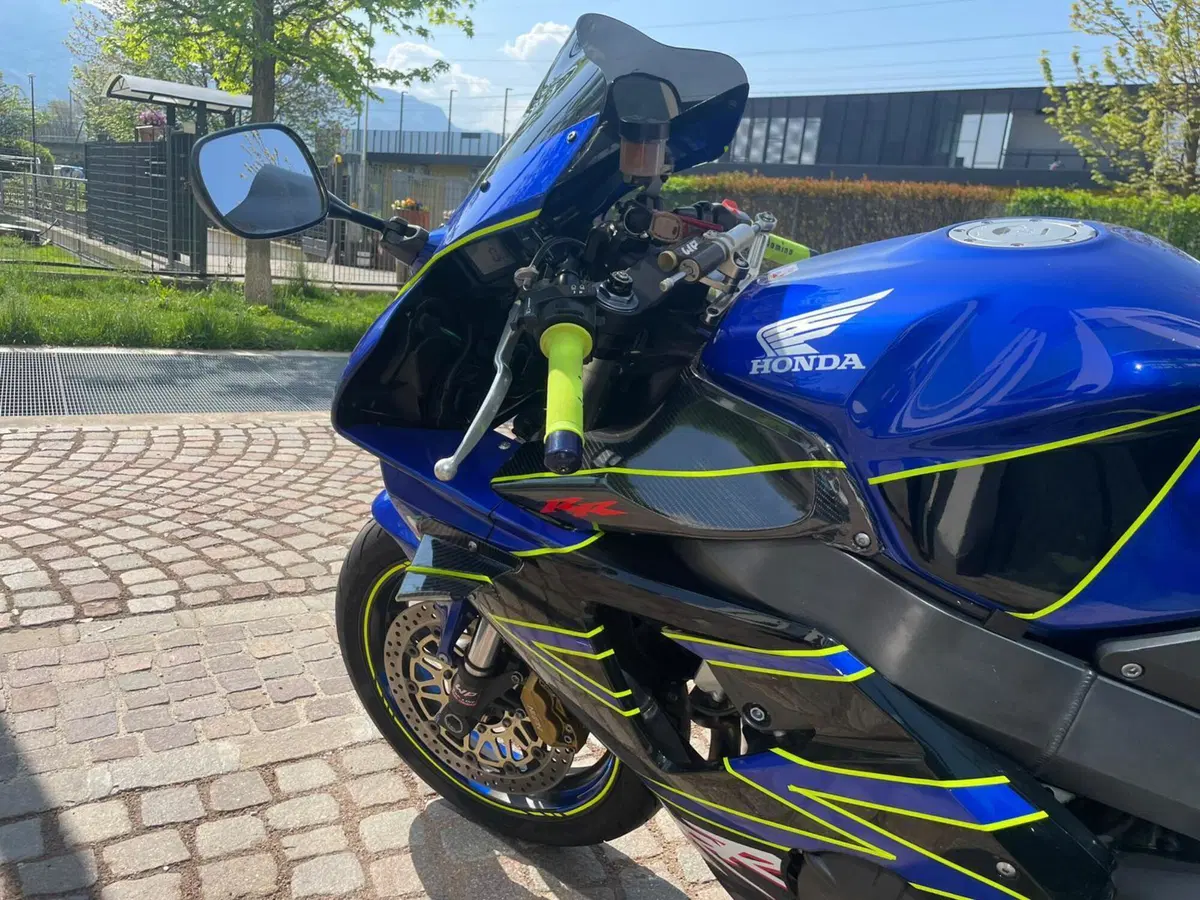 Honda CBR 900 RR Fireblade (2002 - 04) (8)