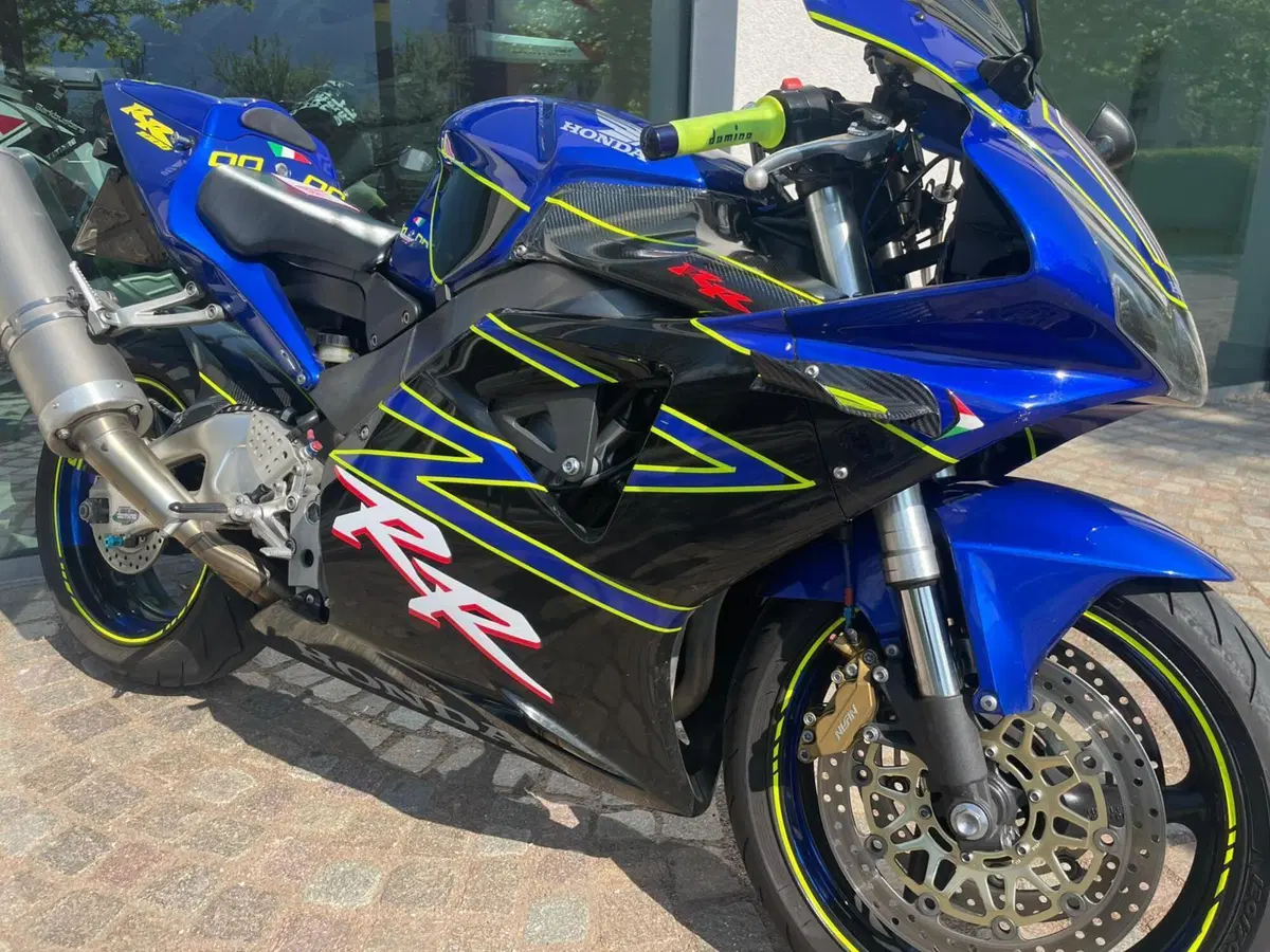 Honda CBR 900 RR Fireblade (2002 - 04) (9)