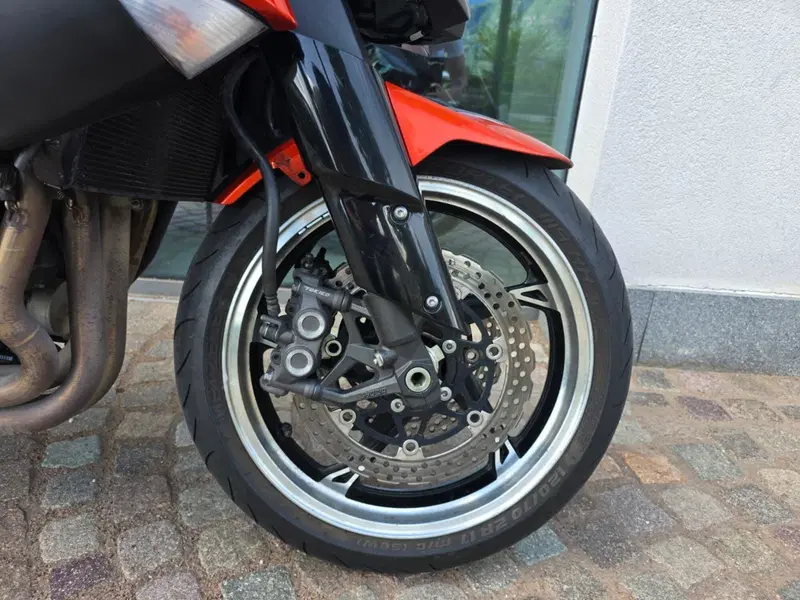 Kawasaki Z 1000 (2010 - 13) (7)