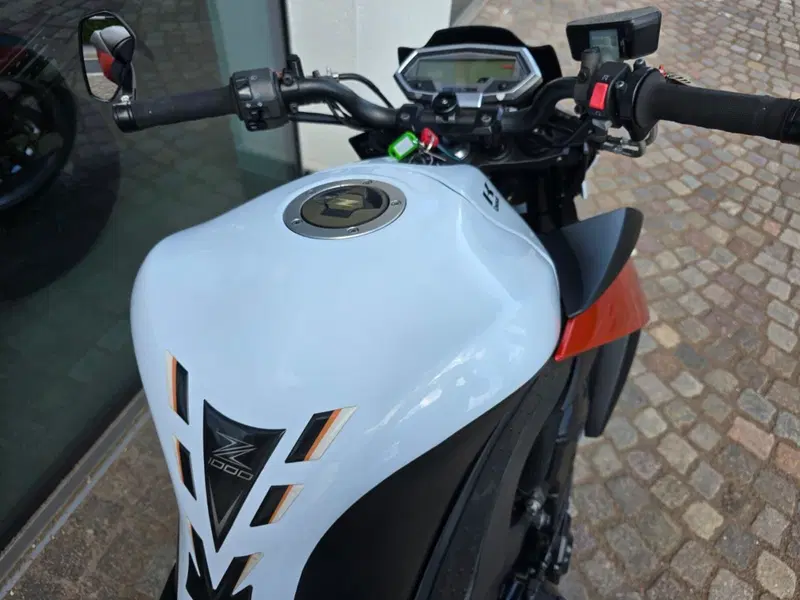 Kawasaki Z 1000 (2010 - 13) (9)