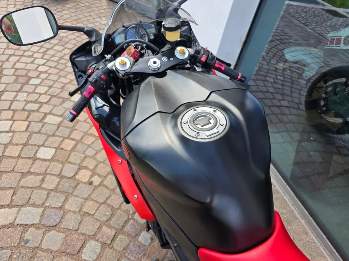 Yamaha YZF R1 (2007 - 08) (6)